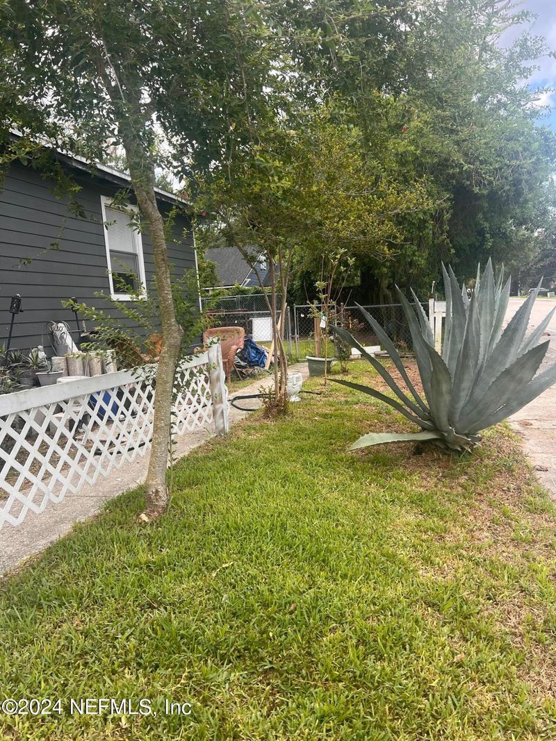 4203 Spring Park Rd, Jacksonville, FL 32207