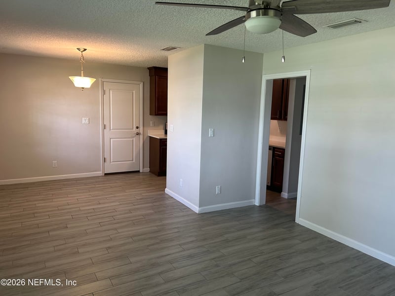421 7th St N, Jacksonville Beach, FL 32250
