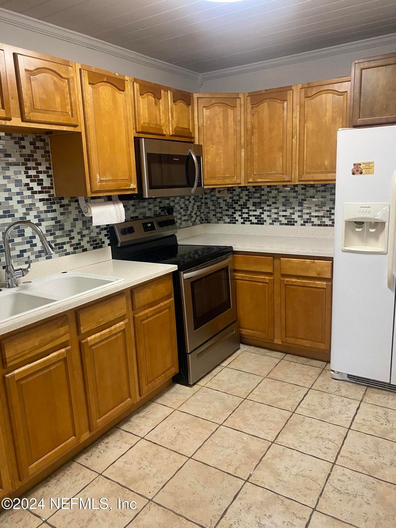 421 Oglethorpe Rd, Jacksonville, FL 32216