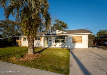 423 Royal Palms Dr, Atlantic Beach, FL 32233