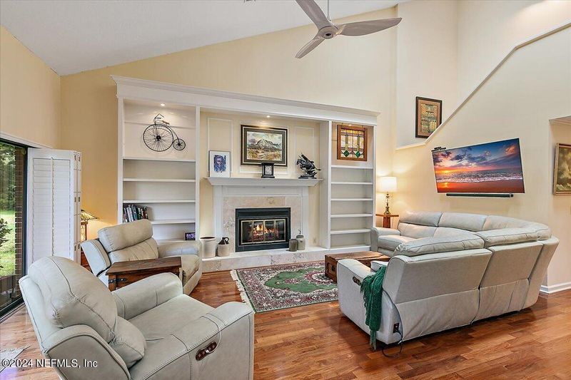 4251 Monument Rd #202, Jacksonville, FL 32225