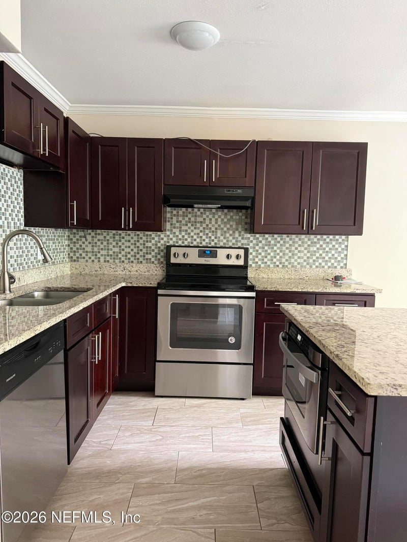 4321 Plaza Gate Ln S #202, Jacksonville, FL 32217