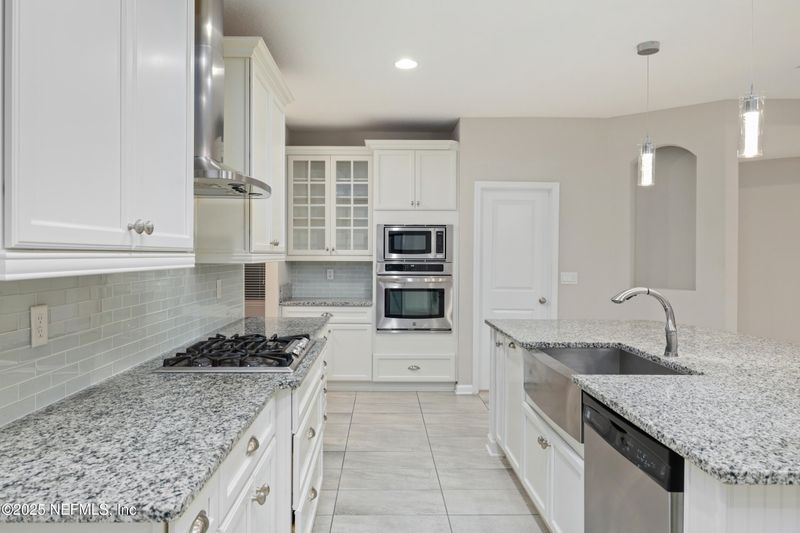 433 Hutchinson Ln, St Augustine, FL 32095