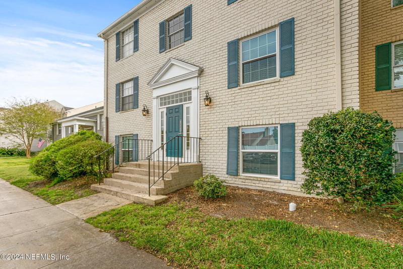 4330 Plaza Gate Ln #102, Jacksonville, FL 32217
