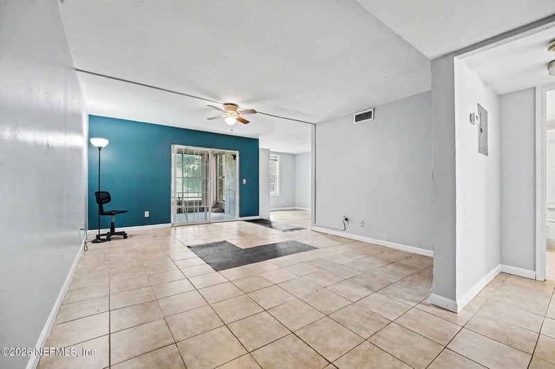 4334 S Plaza Gate Ln #102, Jacksonville, FL 32217