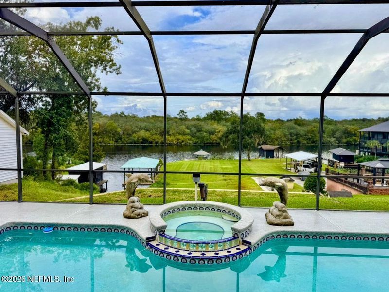 435 Lake Asbury Dr, Green Cove Springs, FL 32043