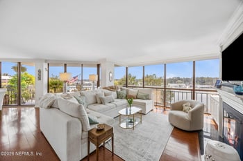 4401 Lakeside Dr #303, Jacksonville, FL 32210