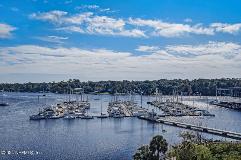 4401 Lakeside Dr #903, Jacksonville, FL 32210
