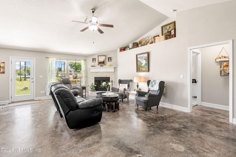 4415 Tall Pines Ln, Middleburg, FL 32068
