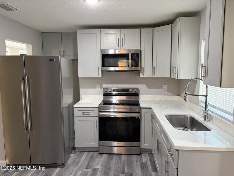 4444 Rainer Rd, Jacksonville, FL 32210