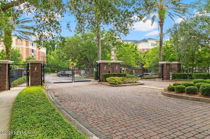 4480 Deerwood Lake Pw #352, Jacksonville, FL 32216
