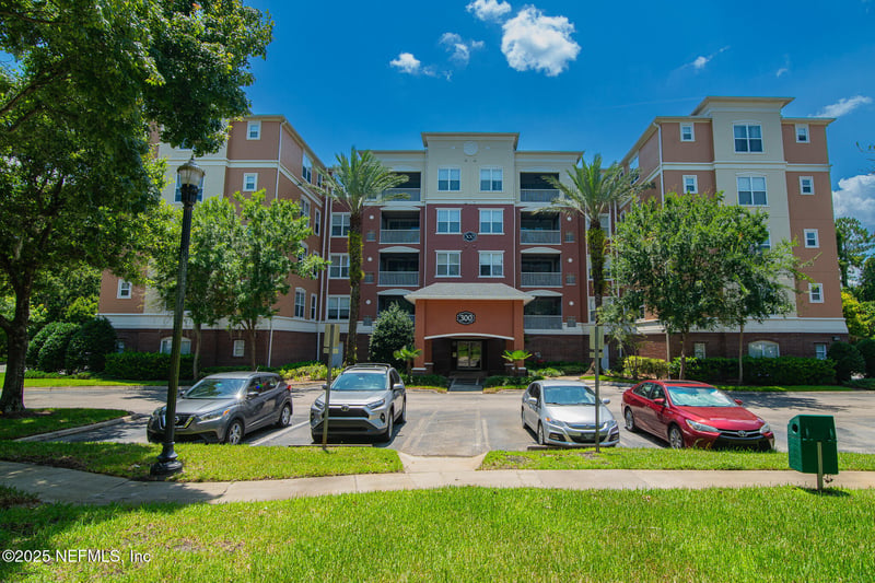 4480 Deerwood Lake Pw #353, Jacksonville, FL 32216