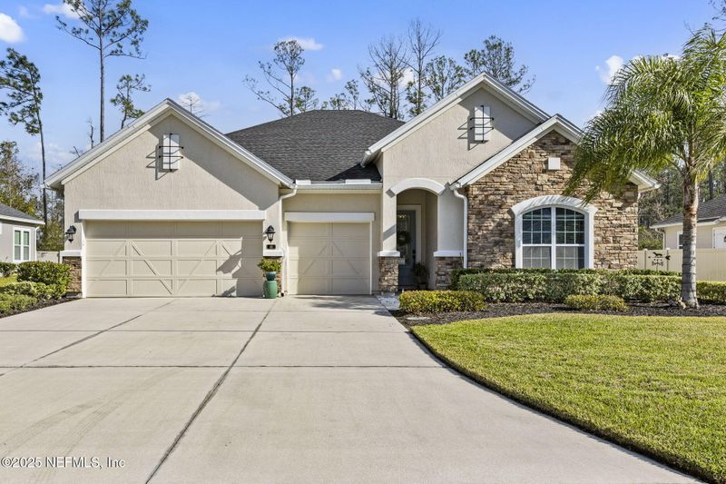 45 Manor Ln, St Johns, FL 32259