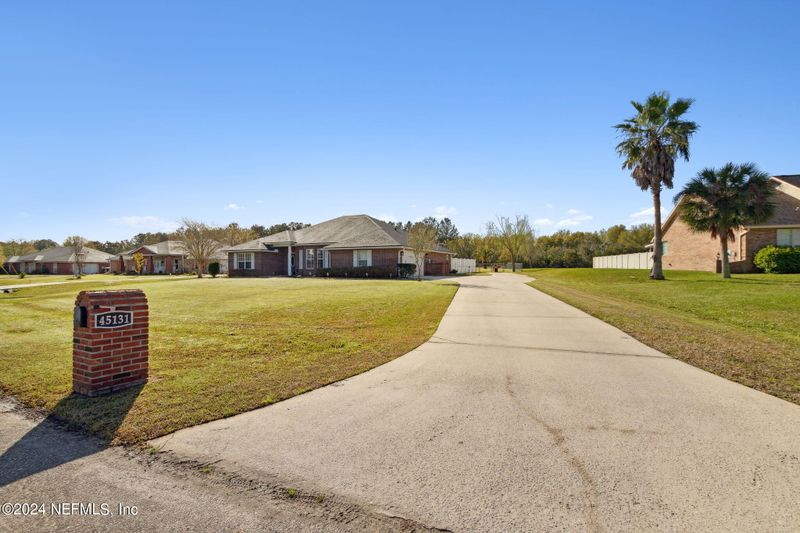 45131 American Dream Dr, Callahan, FL 32011