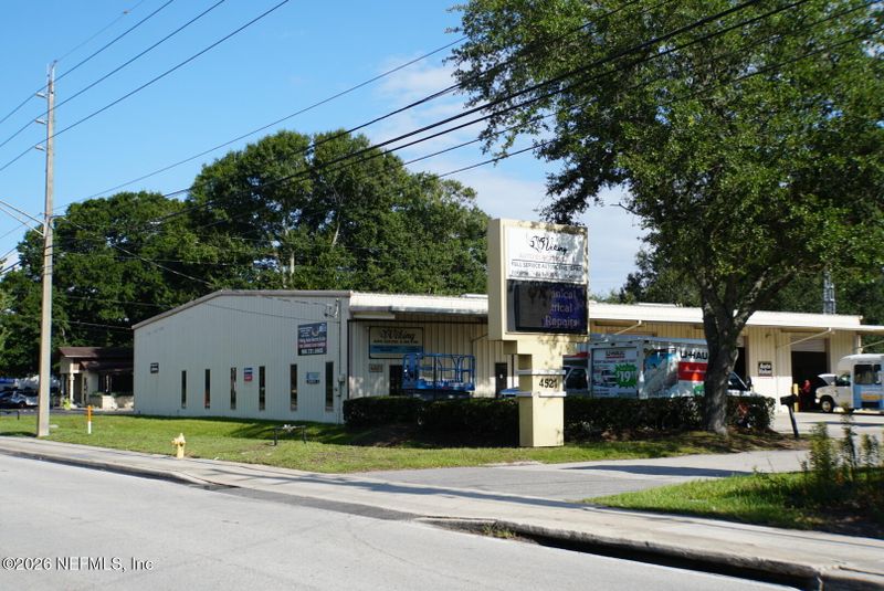 4521 Sunbeam Rd, Jacksonville, FL 32257