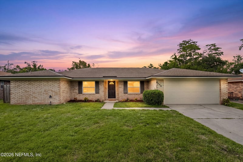 4526 Clam Shell Dr, Jacksonville, FL 32218