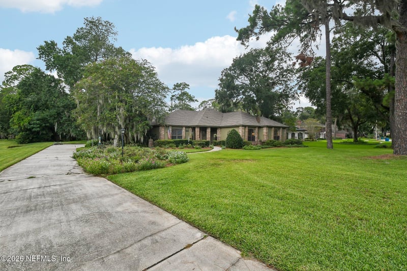 4526 Oak Bay Dr W, Jacksonville, FL 32277