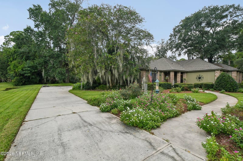 4526 Oak Bay Dr W, Jacksonville, FL 32277