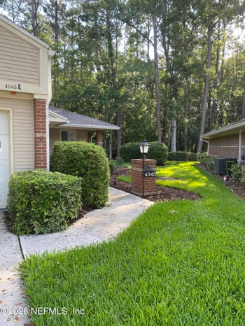 4545 Middleton Park Cir E, Jacksonville, FL 32224