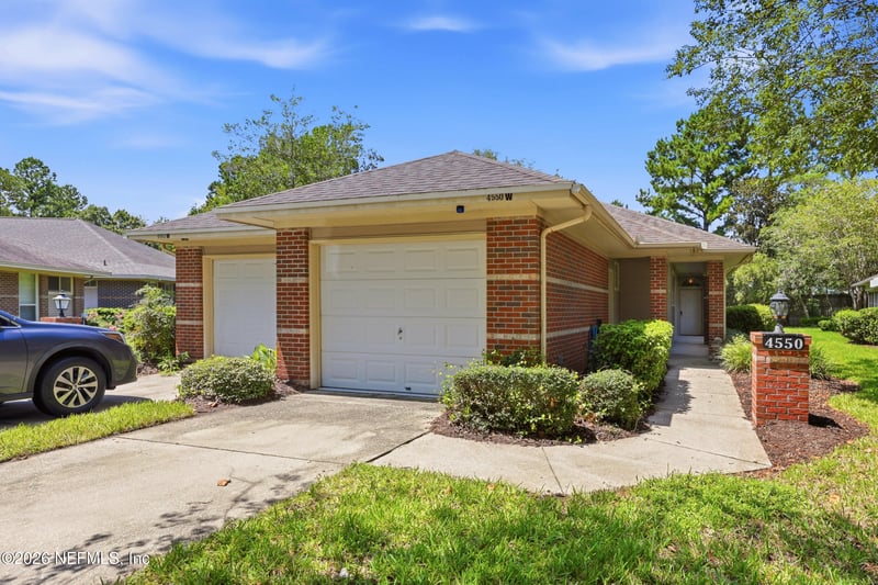 4550 Middleton Park Cir W, Jacksonville, FL 32224
