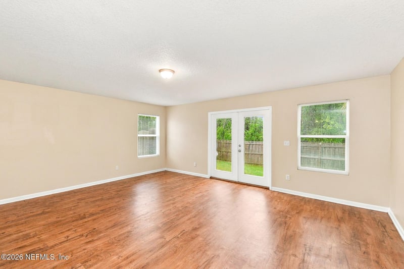 4558 Glendas Meadow Dr, Jacksonville, FL 32210
