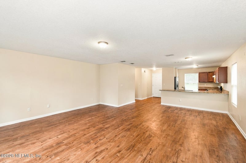 4558 Glendas Meadow Dr, Jacksonville, FL 32210