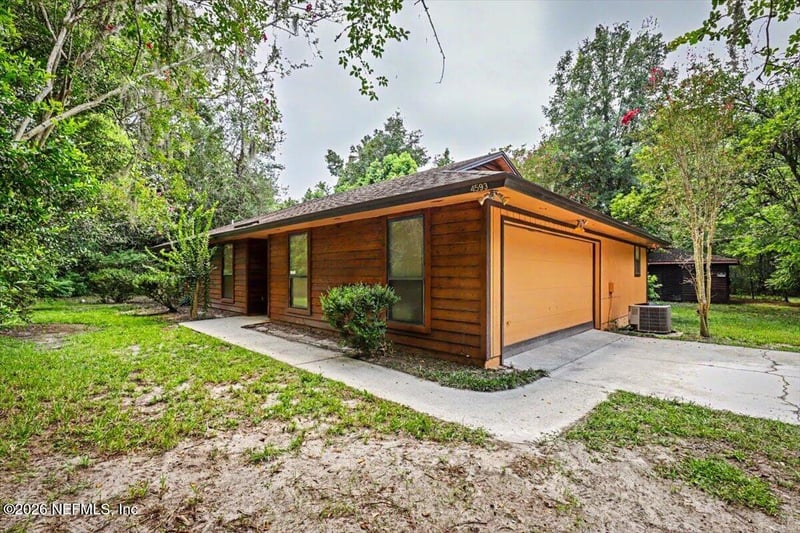 4593 Santa Clara Ave, Middleburg, FL 32068