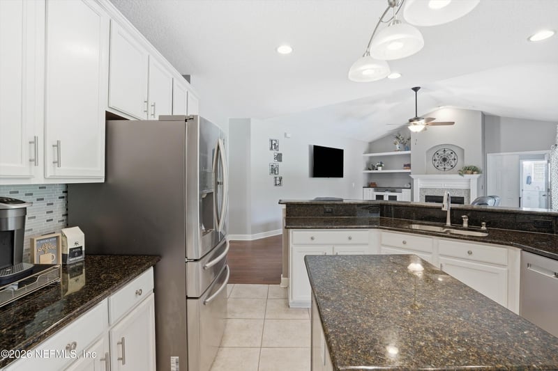 4621 W Seneca Dr, St Johns, FL 32259