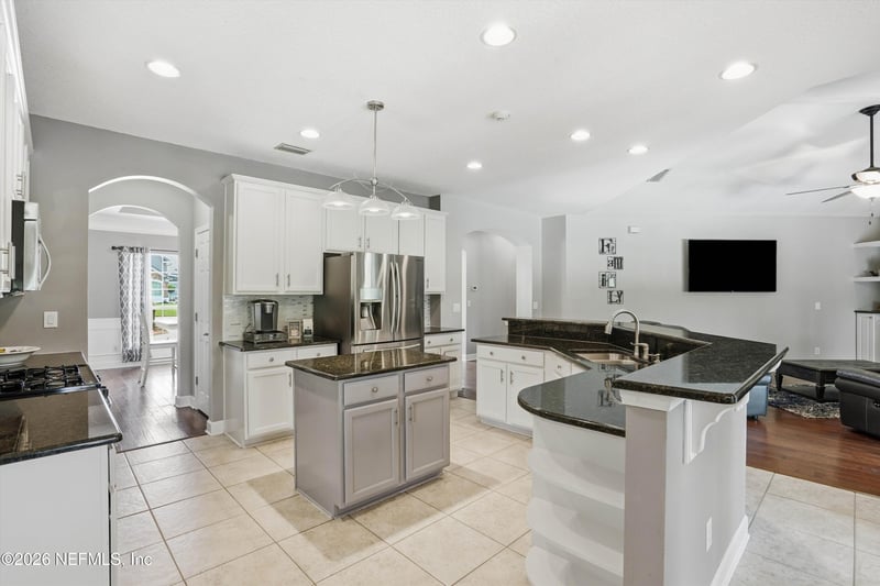 4621 W Seneca Dr, St Johns, FL 32259