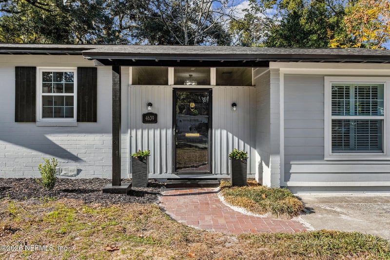 4639 Tanbark Rd, Jacksonville, FL 32210