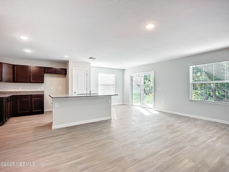 464 Spaulding Rd, Jacksonville, FL 32218
