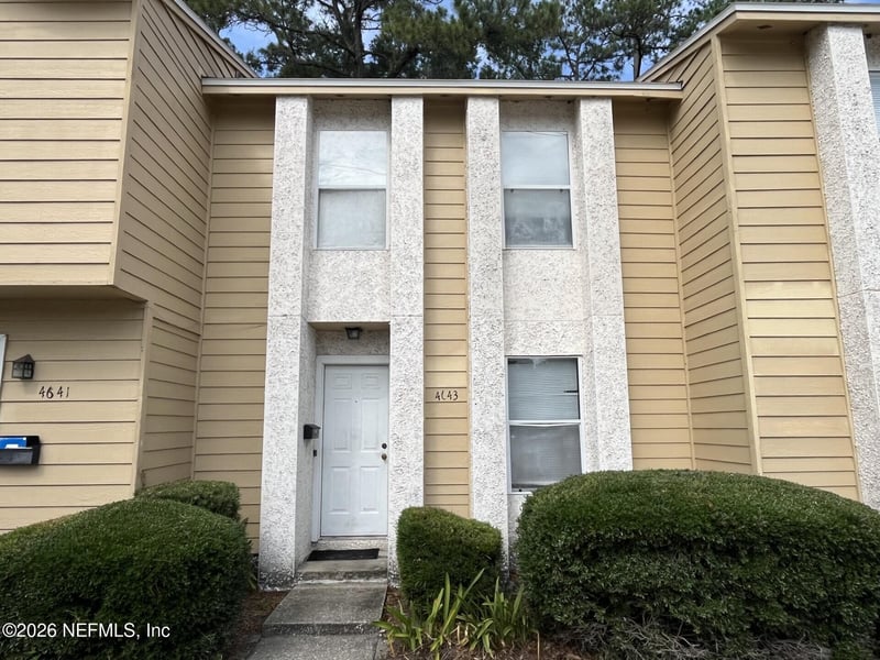 4643 Barnes Rd, Jacksonville, FL 32207