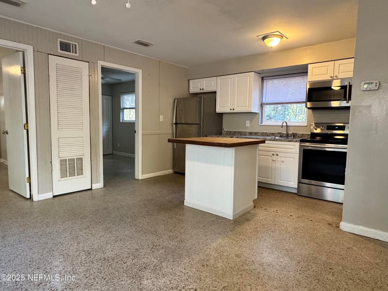 468 SE 18th St, Melrose, FL 32666
