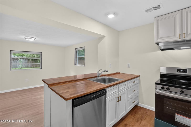 4748 Beverly Cir, Jacksonville, FL 32210