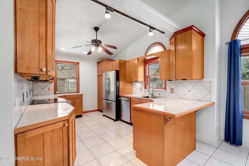 4752 Riverine Dr, Jacksonville, FL 32210