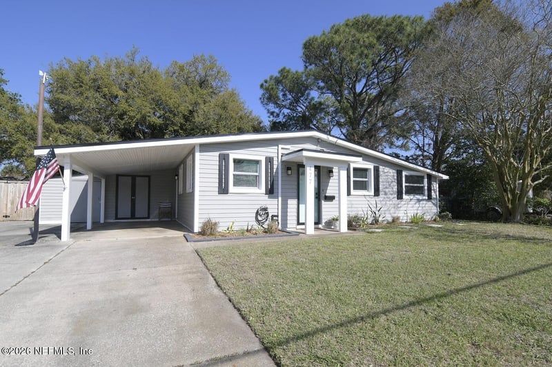 477 Sailfish Dr E, Atlantic Beach, FL 32233