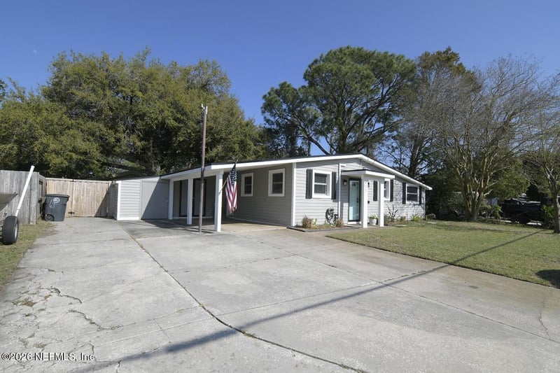 477 Sailfish Dr E, Atlantic Beach, FL 32233