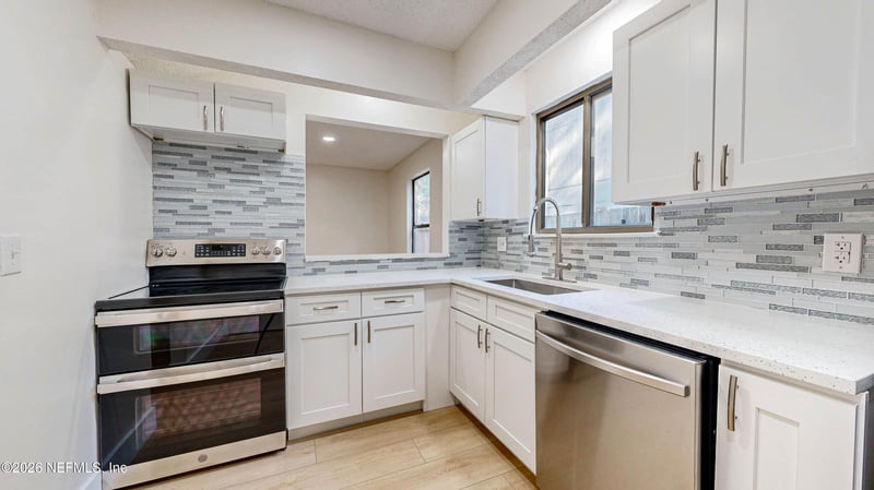 4773 Barnes S, Jacksonville, FL 32207