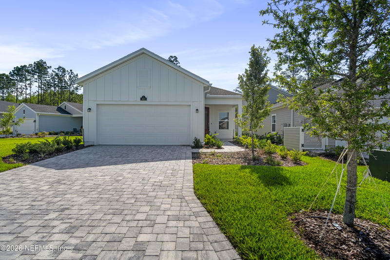 483 Murphys Dr, St Johns, FL 32259