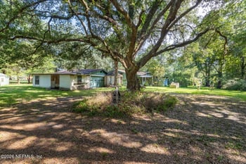 48565 Crawford Ln, Hilliard, FL 32046