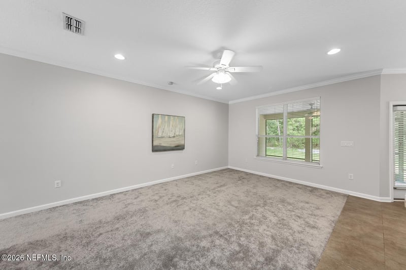 486 Walnut Dr, St Johns, FL 32259