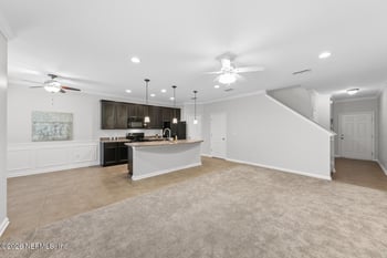 486 Walnut Dr, St Johns, FL 32259