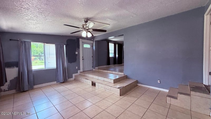 4870 Ortega Hills Dr, Jacksonville, FL 32244