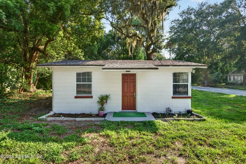 4951 Halls Dr, Jacksonville, FL 32207