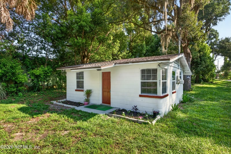 4951 Halls Dr, Jacksonville, FL 32207