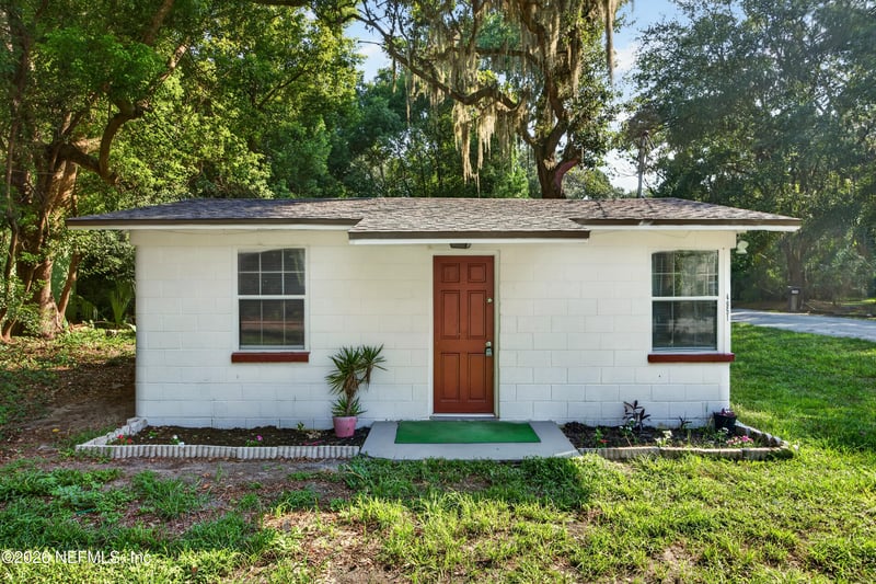 4951 Halls Dr, Jacksonville, FL 32207