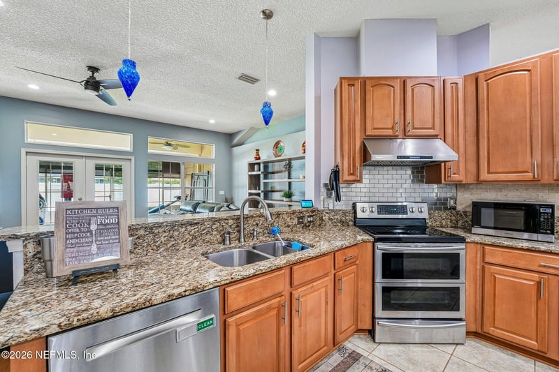 4971 Grand Lakes Dr N, Jacksonville, FL 32258
