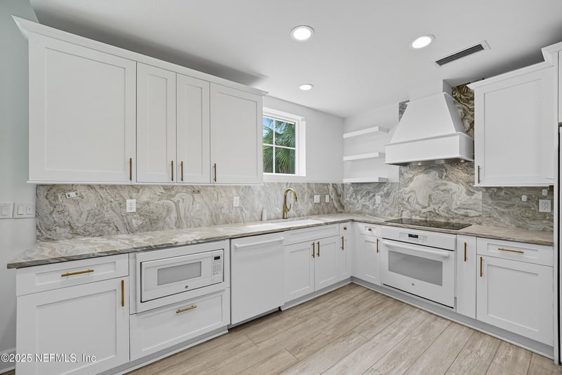 50 Beach Cottage Ln, Atlantic Beach, FL 32233