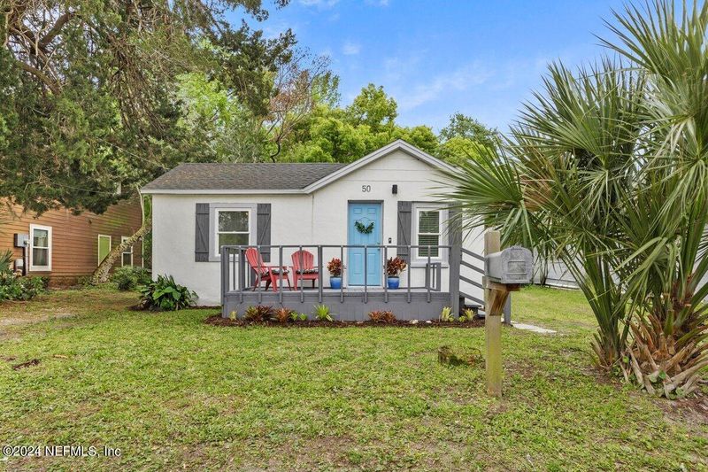 50 Simmons Rd, Atlantic Beach, FL 32233