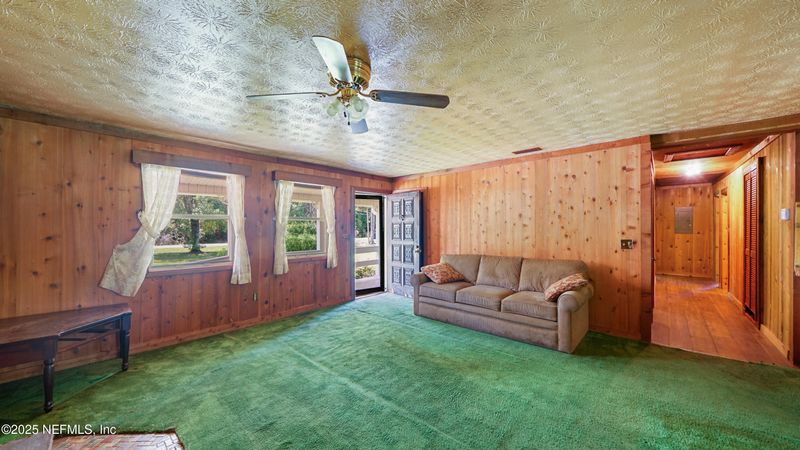 5039 Tan St, Jacksonville, FL 32258